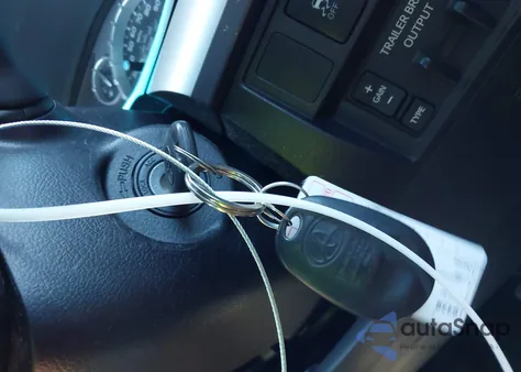 2016 Toyota Tundra Crewmax Sr5/Trd Pro z USA, uszkodzony, nr VIN 5TFDW5F11GX524496